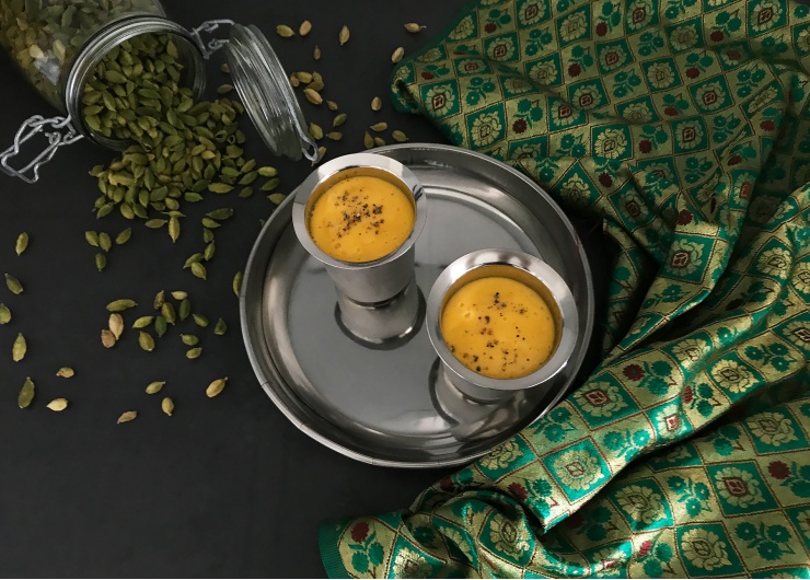 Lassi mangue-cardamome