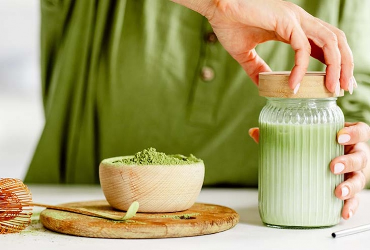 Matcha bio en Suisse: le secret pour une énergie naturelle, des bienfaits prouvés et 5 recettes faciles à adopter